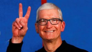 Apple CEO Tim Cook Gets $750M