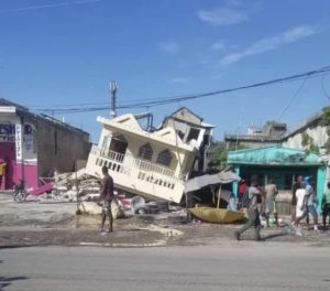 HAITI 7.2 QUAKE – HORROR, 1,000s Dead
