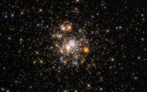 Hubble Captures Sparkling Cluster