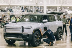 Rivian Delivers First R1S Electric Suv’s