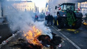 Angry farmers force EU to abandon emissions goals