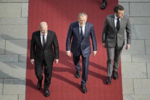 German, French and Polish leaders hold emergency meeting on Ukraine [U.S. expects appropriate action – Ed.]