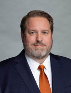 Interim Jim Davis  replaces Hartzell as UT President