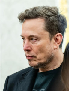 SpaceX has tall hurdles to beat China in 2030 to the moon (w 10:39 audio)