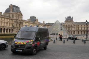 Thieves in 7 minutes and broad daylight steal crown jewels from the Louvre Museum, Paris
